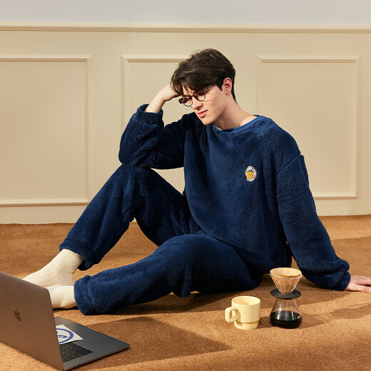 Fenton Autumn and Winter New Coral Fleece Pajamas for Men and Couples Large Size Flannel Suit Loose Casual Warm Home Clothing for Women