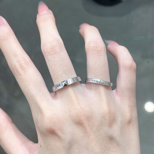 Beijing Gold Trading Center Co., Ltd. Platinum solid living ring ear language image wheat ears couple about 7.07g