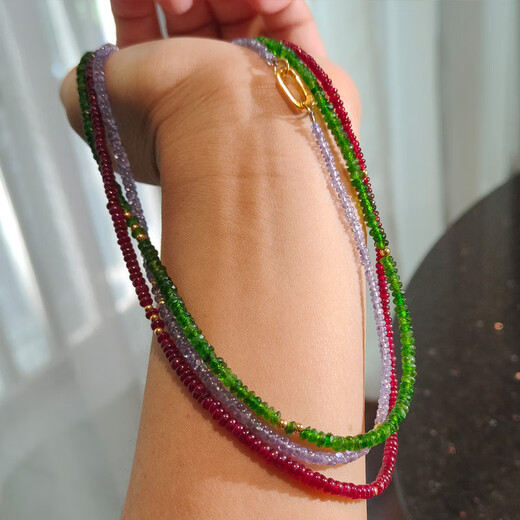 Fei Sheng Ji Fat Dong Lai's same style tanzanite necklace 18K gold colored gemstone beads ruby pigeon blood tanzanite diopside 18K gold ruby beads (length of necklace is about 42CM)