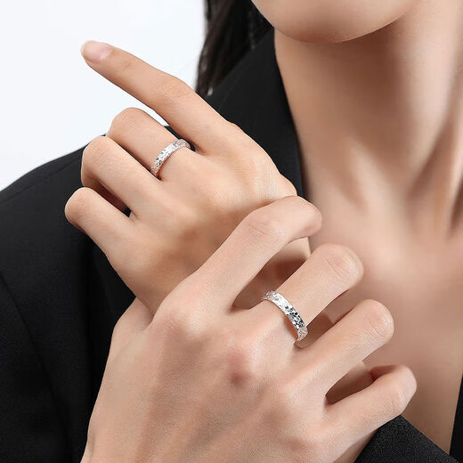 9999 sterling silver pure silver three-sided crushed ice couple ring men and women closed ring ring flash ring gift 4mm-crushed ice weighs about 3.5g Hong Kong code-18