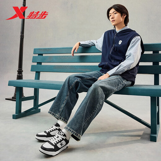 Xtep men's shoes, sneakers, board shoes, men's winter warm, non-slip, wear-resistant 2025 new white shoes, casual shoes for students