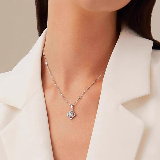 Daiyinfang sterling silver necklace women's 2025 high-end women's jewelry four-leaf clover silver pendant jewelry birthday gift for best friend four-leaf clover (yuanbao chain) + brand gift box