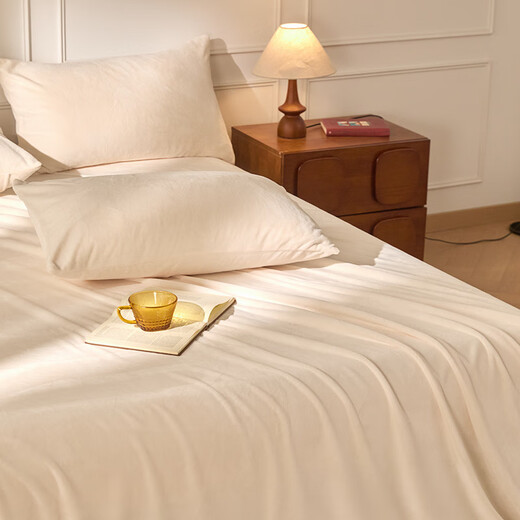 Xinneng Mercury Home Textiles produces winter thickened and velvet milk velvet sheet single piece, winter naked baby sleeping coral velvet sheet, milk white 245 245cm single sheet + pillowcase pair