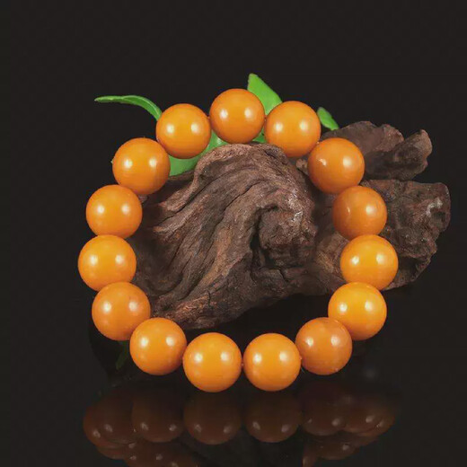 Natural amber, old beeswax cake, round beads, date beads bracelets, Buddhist bead bracelets, sweater. This hyperlink is invalid.