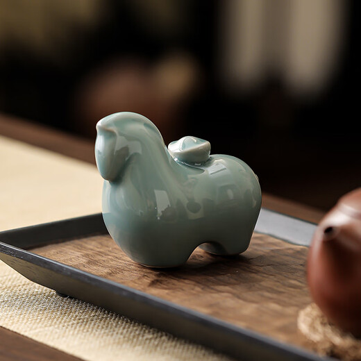 Naturally gifted twelve zodiac tea pets, simple tea toys, Ge kiln opening slices, customized gifts, instant riches, tea ceremony ceramic ornaments and accessories, celadon instant rich tea pets