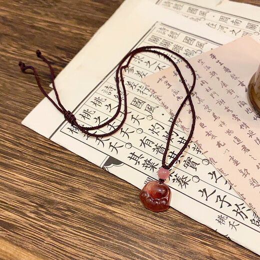 Pink Imitation Strawberry Crystal Cat Claw Pendant Necklace for Women High-end Sweater Chain Accessories Popular Clavicle Chain Birthday Gift Cute Pink Cat Claw Necklace 1 Pack