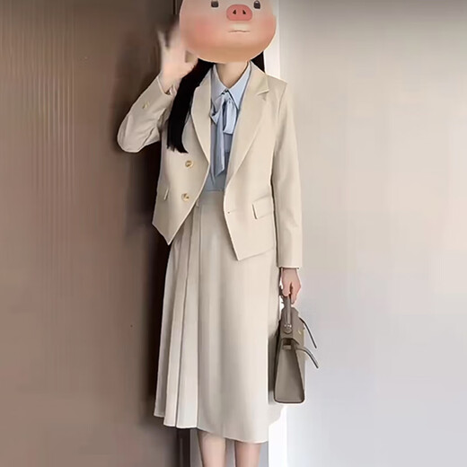 A complete set of outfits for young people to wear for age-reducing college students for commuting to the public education examination, suit, skirt, and professional suit. Black suit + blue shirt (thin straps) + skirt (comes with belt) XS