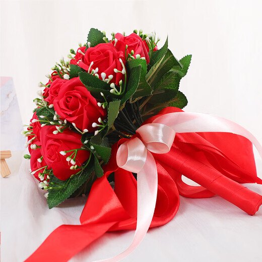 Größe (Größe) Braut Holding Blumen Hochzeitsvorräte Simulierte Blumenball Fotografie Requisiten für Hochzeitspaare und Paare glückliche Ereignisse Requisiten für Rosen mit Blumen (großes rotes Seidentuch)