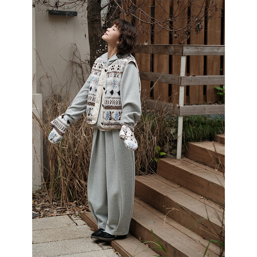 Botanical BOTANIQUE Iceland Lovers Fair Isle Jacquard Sherpa Reversible Vest Fair Isle Jacquard One Size