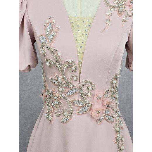 Wenmi ethnic vocal dress host dignified and elegant 2025 new style light luxury niche art test folk song solo performance pink (silver flower) floor style S