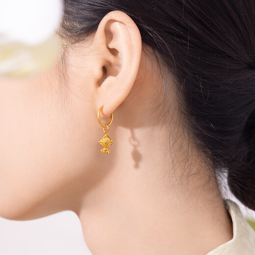 Century Yuan Perfect Gold Ring 18K Gold Earrings as Birthday Gift for My Girlfriend Large Gold Weight 1.11-1.13g
