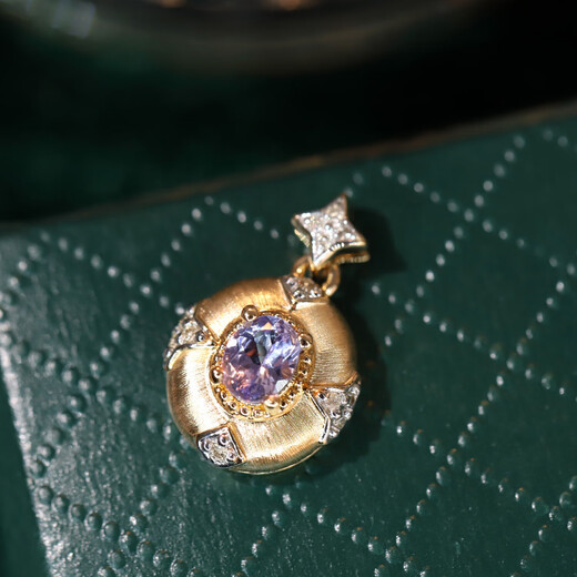 18K Gold Natural Tanzanite Pendant Natural Diamond Inlaid Exquisite Daily Tanzania Does Not Include Chain