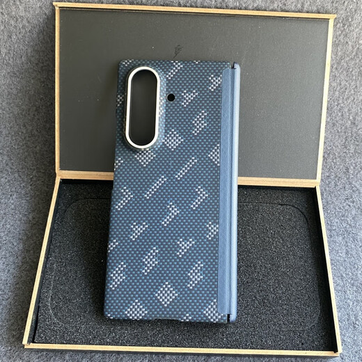 Samsung (SAMSUNG) Apple original quality suitable for new Kevlar mobile phone case magnetic suction all-inclusive zfold7 folding screen carbon fiber blue digital rain magnetic suction center shaft back cover Samsung Galaxy Z Fold7