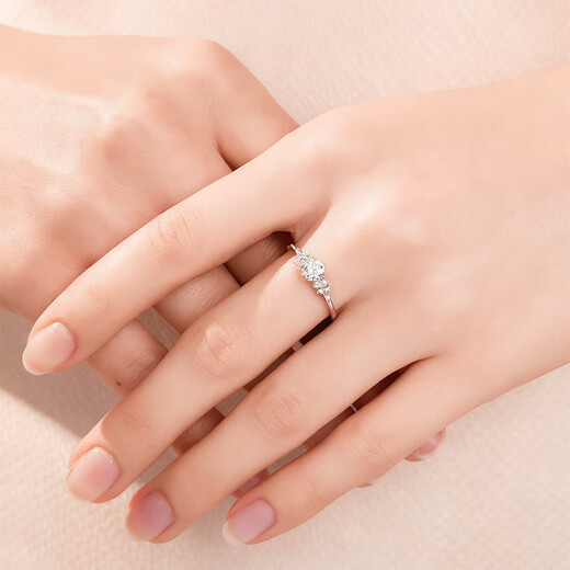 IDC Henan artificially cultivated diamond platinum wedding ring 18K gold Valentine's Day Berlin love letter wedding engagement diamond ring 18k gold D color VVS/3EX/NGIC certificate 30 points heavy gold version