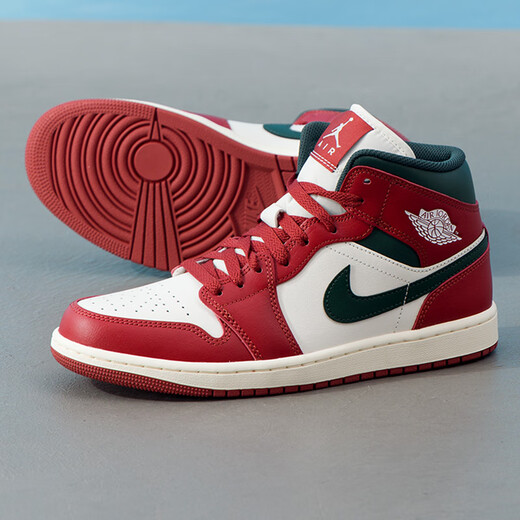 Nike (NIKE) men's shoes 2026 new spring AJ1 basketball shoes fashion sneakers wear-resistant lightweight off-court casual shoes sports shoes black and red-105 40 shoe inner length 25cm