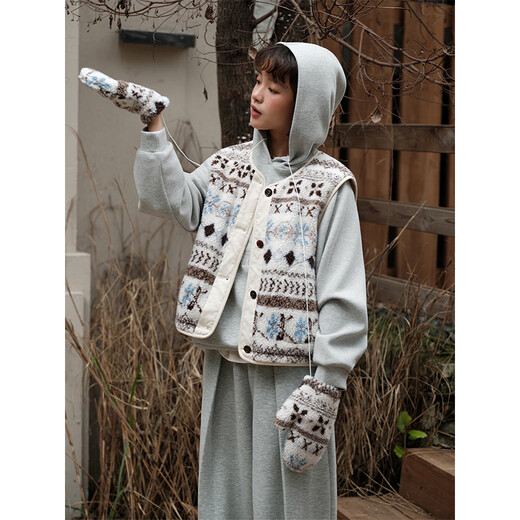 Botanical BOTANIQUE Iceland Lovers Fair Isle Jacquard Sherpa Reversible Vest Fair Isle Jacquard One Size