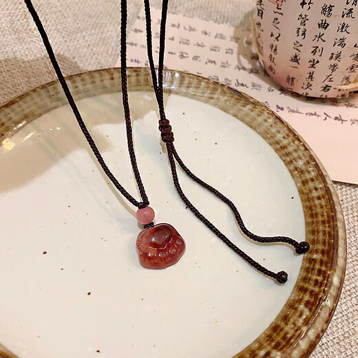 Pink Imitation Strawberry Crystal Cat Claw Pendant Necklace for Women High-end Sweater Chain Accessories Popular Clavicle Chain Birthday Gift Cute Pink Cat Claw Necklace 1 Pack