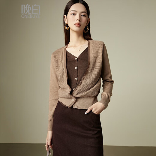 Late white new product 2025 winter fashion simple casual sweater temperament fake two-piece V-neck wool sweater for women coffee color M