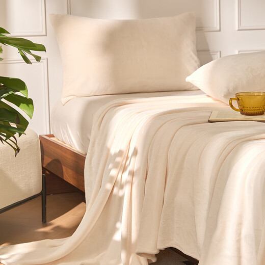 Xinneng Mercury Home Textiles produces winter thickened and velvet milk velvet sheet single piece, winter naked baby sleeping coral velvet sheet, milk white 245 245cm single sheet + pillowcase pair