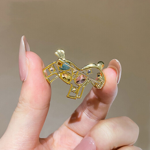 Core luxury crystal pony brooch for women 2025 new high-end light luxury corsage cartoon pin accessories imitation crystal brooch pony brooch