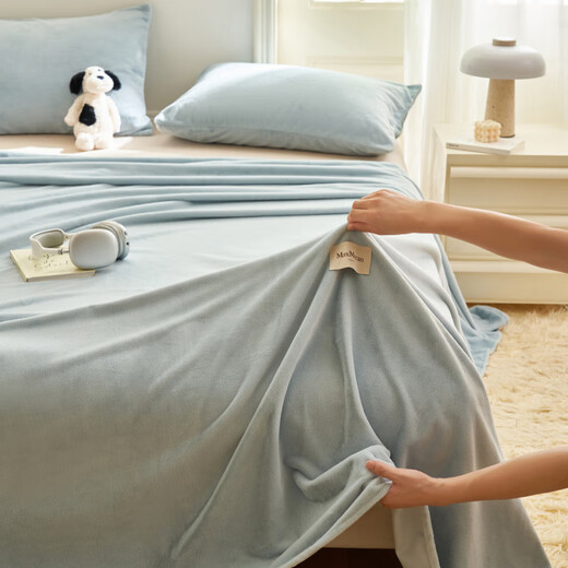 Antarctic winter thickened milk velvet sheets 1.8x2 meters sheet piece flannel quilt dormitory single plush bed cover MAX-baby blue thickened milk velvet warm and comfortable single sheet 230cm*250cm