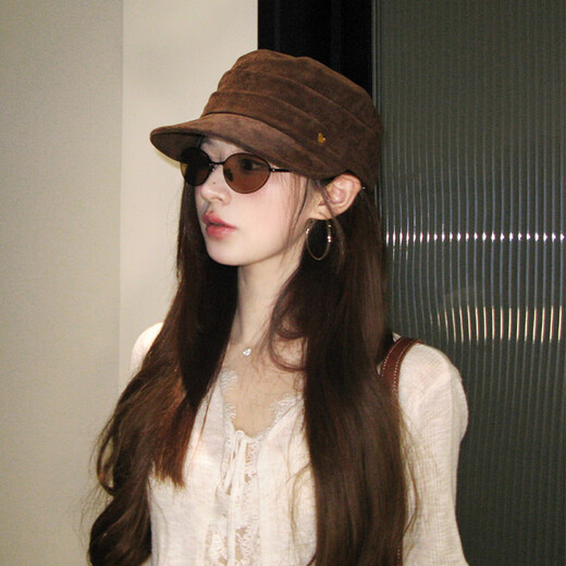 Miao Yijia Brown Hat Autumn and Winter Women's New Warm Equestrian Hat Flat Top Peaked Hat Fashionable Maillard Beret Love Mark Pleated Equestrian Hat Coffee Color