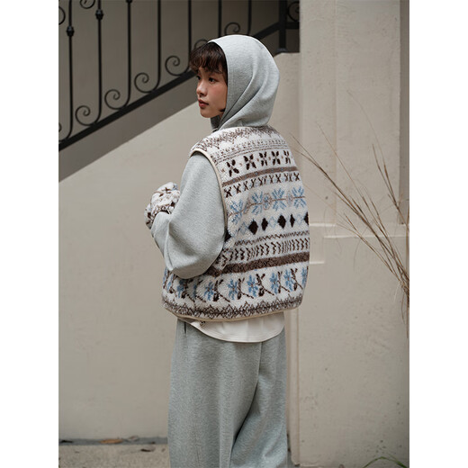 Botanical BOTANIQUE Iceland Lovers Fair Isle Jacquard Sherpa Reversible Vest Fair Isle Jacquard One Size