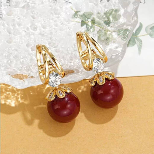 Copper alloy imitation pearl earrings, elegant purple pearl earrings, autumn and winter new style, light luxury, simple and exquisite earrings, 1 pair of classic white pearl earrings, light luxury quality