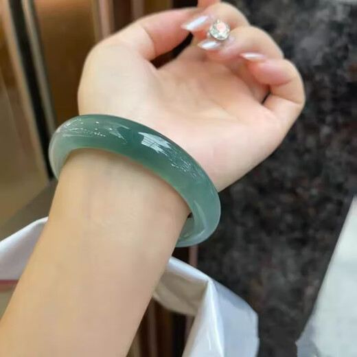 Jade bracelet, ice jade bracelet, oil green ice waxy female jade bracelet, peace bracelet for mother, gift for wife, oil green bracelet, exquisite gift box, 60-61mm+ high-end gift box