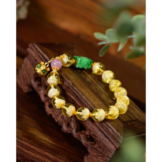 Yuze natural water purified gold amber bracelet, amber carved lotus bracelet, spicy green honey bucket beads, sterling silver gilt lion awakening pendant, natural beeswax lotus bracelet