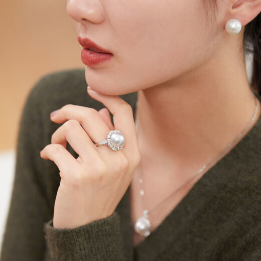 Australian White Pearl Ring Cold Light Extremely Strong Light Natural Seawater South Sea White Pearl 18K Gold Set with Diamonds South Sea Australian White Pearl Diameter 14mm + National Inspection Certificate