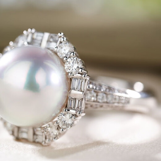 Australian White Pearl Ring Cold Light Extremely Strong Light Natural Seawater South Sea White Pearl 18K Gold Set with Diamonds South Sea Australian White Pearl Diameter 14mm + National Inspection Certificate