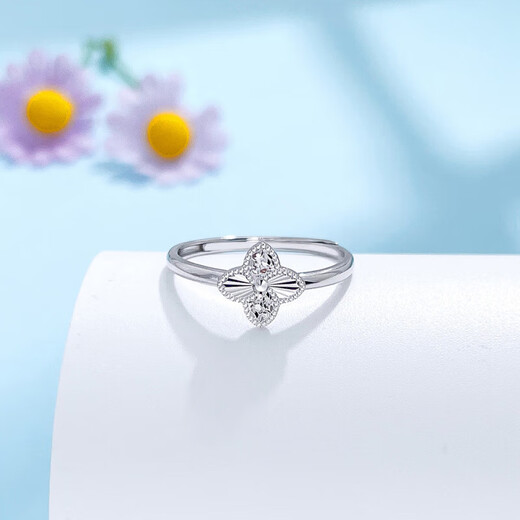Laofu gold platinum CNC small lucky fish scale four-leaf clover ring four-leaf clover ring about 2.5g