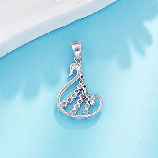 Laofu Gold Platinum Elegant Noble Swan Pendant Swan Pendant Approximately 2.6g