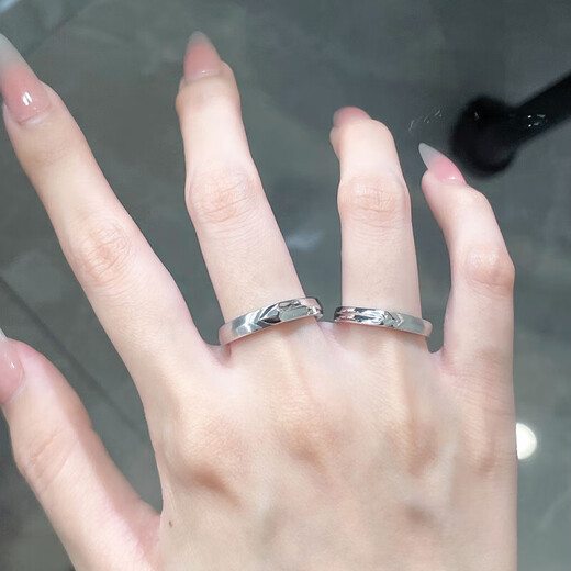 Lao Fengxiang platinum ring pt950 love at first sight couple ring proposal ring birthday gift to boyfriend and girlfriend platinum jewelry platinum about 8.35g a pair