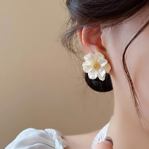 S925 Silver Needle Camellia Earrings Flower White Design Earrings French 2025 New Temperament Earrings Sweet Women Camellia White Flower Earrings