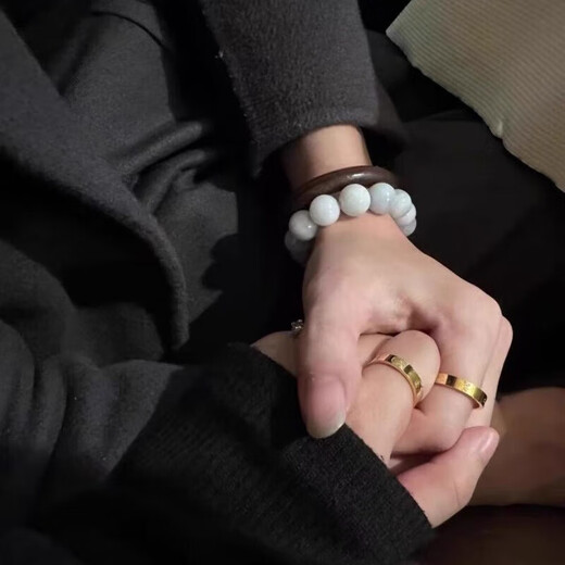 Shudouyuesha gold one-word ring for men and women imitation gold kajia ring couple rings wedding rings that will not fade for a long time. US size 9 is equal to size 19-20