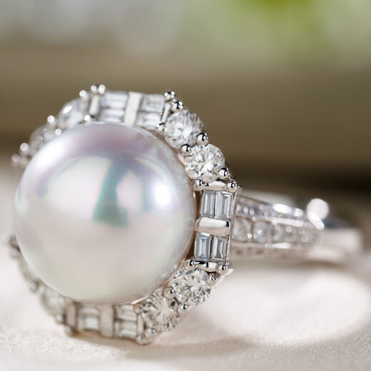 Australian White Pearl Ring Cold Light Extremely Strong Light Natural Seawater South Sea White Pearl 18K Gold Set with Diamonds South Sea Australian White Pearl Diameter 14mm + National Inspection Certificate