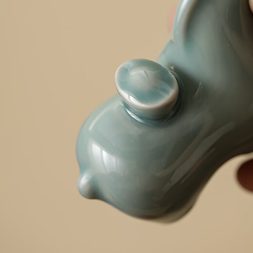 Naturally gifted twelve zodiac tea pets, simple tea toys, Ge kiln opening slices, customized gifts, instant riches, tea ceremony ceramic ornaments and accessories, celadon instant rich tea pets