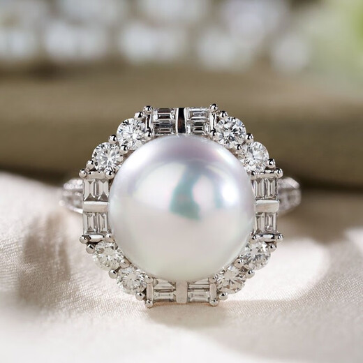 Australian White Pearl Ring Cold Light Extremely Strong Light Natural Seawater South Sea White Pearl 18K Gold Set with Diamonds South Sea Australian White Pearl Diameter 14mm + National Inspection Certificate