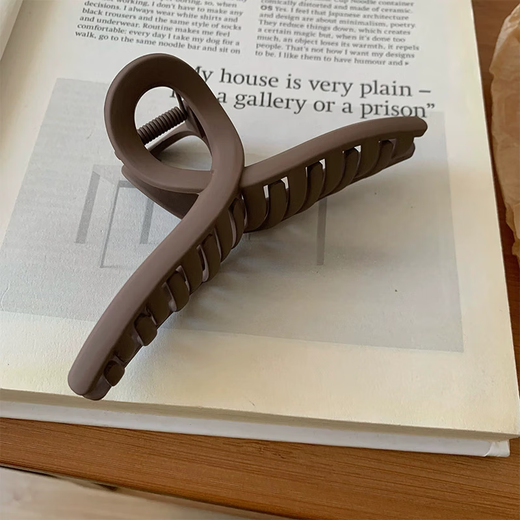 Frosted texture shark clip new style grab clip advanced back head plate hair clip hair clip hair accessory frosted coffee color 11CM