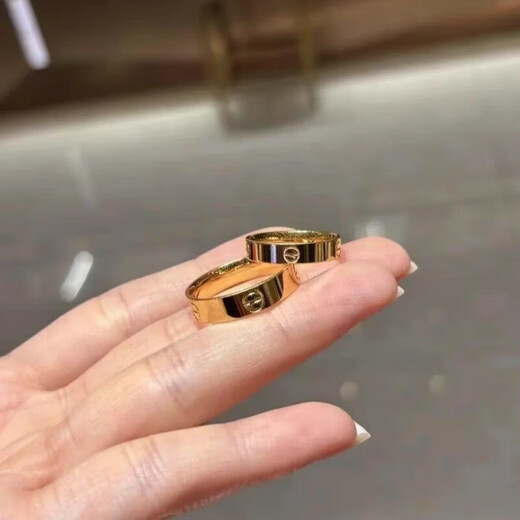 Shudouyuesha gold one-word ring for men and women imitation gold kajia ring couple rings wedding rings that will not fade for a long time. US size 9 is equal to size 19-20