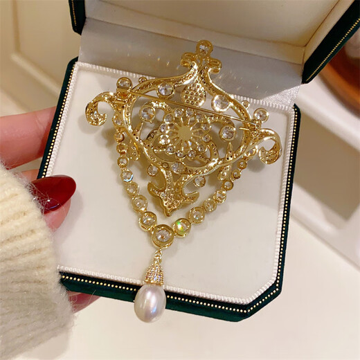 SNQP elegant retro French light luxury palace freshwater pearl tassel brooch brooch brooch freshwater pearl tassel brooch