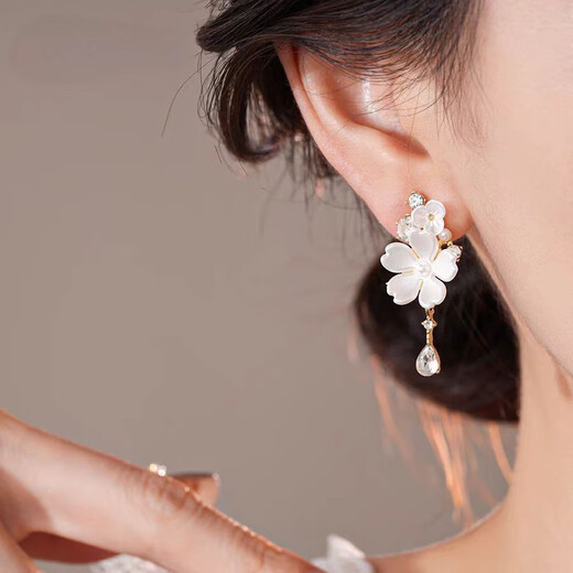 Platinum Earrings Women's French Sparkling Diamond Flower Tassel Earrings Gentle Temperament Light Luxury Niche High-end Earrings Earrings Earrings Flashing Diamond Flower Tassel Earrings