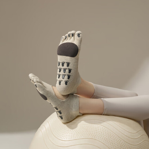 2025 new style cowhide non-slip wear-resistant split toe socks yoga socks for women's Pilates training special five-toe socks gray + black + elegant purple three pairs