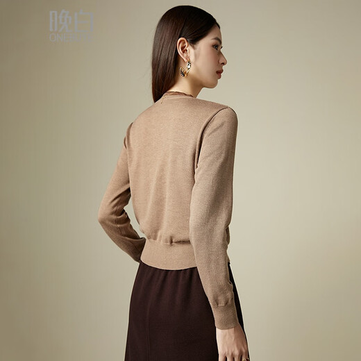 Late white new product 2025 winter fashion simple casual sweater temperament fake two-piece V-neck wool sweater for women coffee color M