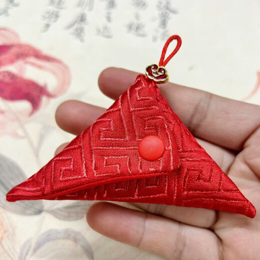 Pin baby anti-frightening safety amulet animal year free embroidery triangle blessing bag button type pin hanging neck button type brocade blessing 6x6x8 cm send-off pin + adjustable pendant rope (including needle tip protective cover)