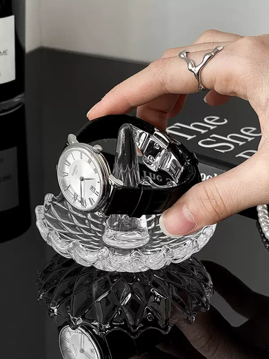 Yusenyi embossed glass ring tray storage dressing table antique decorative jewelry necklace jewelry chain holder jewelry display jewelry holder crooked heart-shaped 1 layer jewelry holder crooked heart-shaped