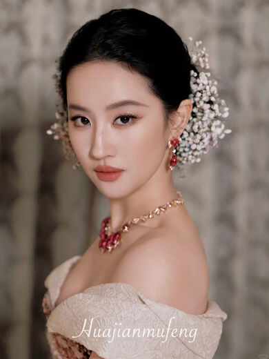 Liu Yifei's same style baby's breath headdress Liu Yifei's hair flower simulation flower super fairy and beautiful atmosphere photo shoot new white baby's breath set