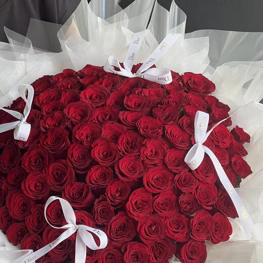 99 red roses bouquet, express delivery of flowers, proposal, girlfriend birthday gift, flowers delivered by local flower shop. Confession of love | 99 red roses fashionable bouquet